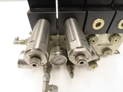 Vektek 0914 3x4 Manual Hydraulic 4-Valve Manifold Assembly Lever/Handle