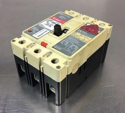 CUTLER HAMMER HMCP015E0CA04 /C CIRCUIT BREAKER 15A, 600VAC-250VDC 4E-2