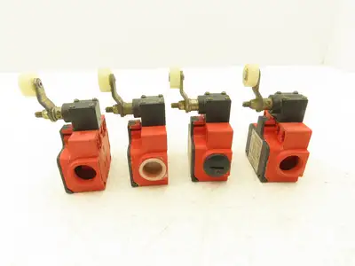 Bernstein BI-SU1Z AH Limit Switch 10A 500V 30mm Arm Plastic Roller Lot of 4