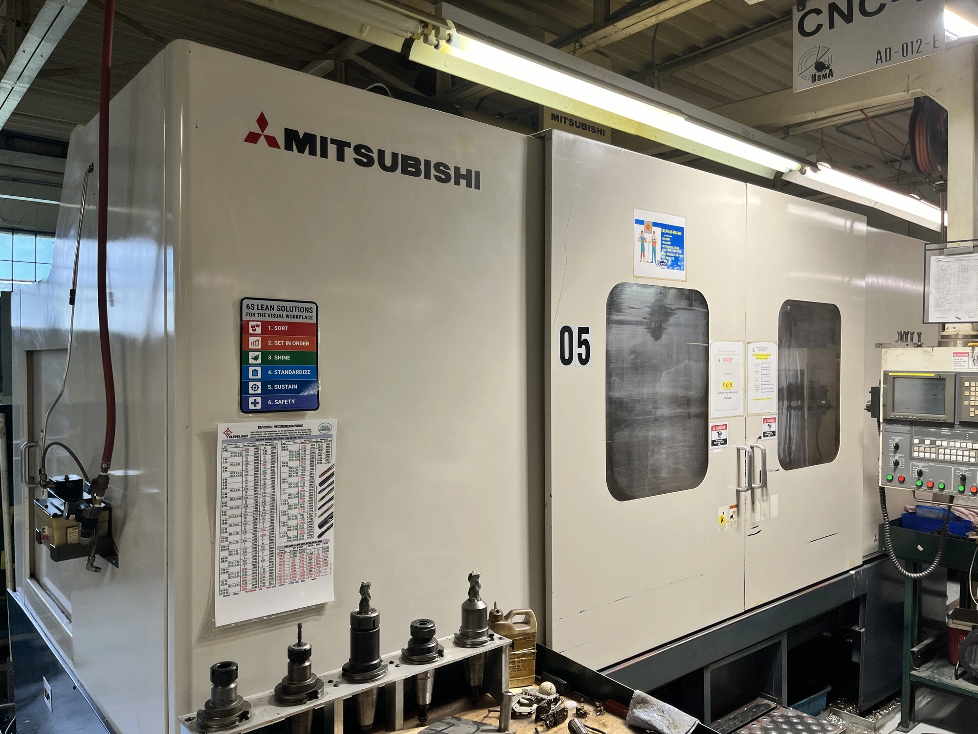 USED 2000 MITSUBISHI MV-70E