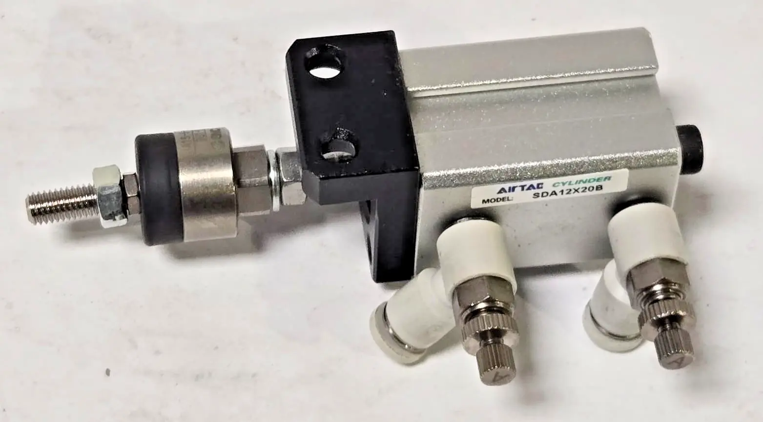 SDA12X20B 1PCS New AirTAC SDA12X20B Cylinder Fast Shipping