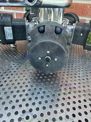 USED 5 ITT PURE FLO ADVANTAGE STAINLESS STEEL DIAPHRAGM VALVE W/ 1" SANITARY FITTING