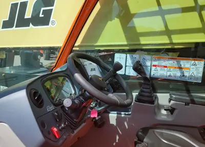 NEW 2025 JLG 1055