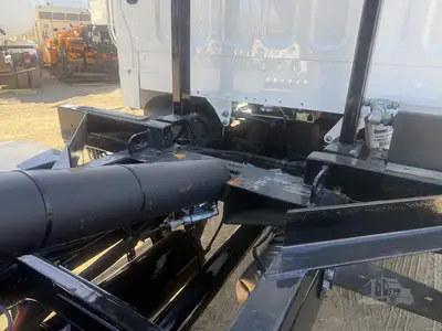 Used 2018 FREIGHTLINER BUSINESS CLASS M2 106 Hooklifts & Roll-Offs California US | Mittry Construction #1363502