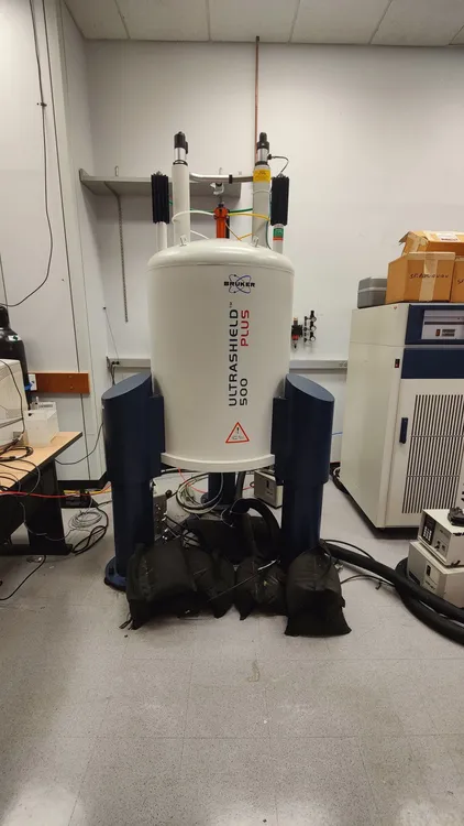 Used BRUKER AVANCE III NMR Massachusetts US | MR Resources #1393661