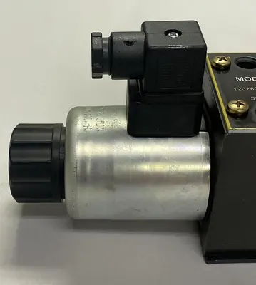 New | in-Stock PARKER D3W20BNYPFZ Solenoid Valves Ohio US | Surplus Asset Holdings #1226071