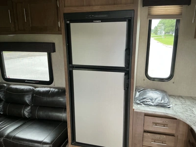 Used 2019 GULFSTREAM KINGSPORT 275FBG Campers, Caravans, Motorhomes Michigan US | Miedema Asset Management Group #1414688