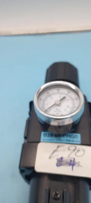 USED Wilkerson B28-06-FHGO + GAUGE