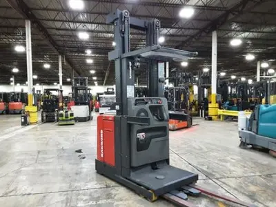 USED 2018 RAYMOND 560-OPC30TT
