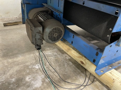 Interlake Roller Conveyer set, Width: 24", Length: 60', w/ motor