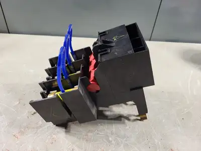 Disconnect Switch with 25 Amp Fuse