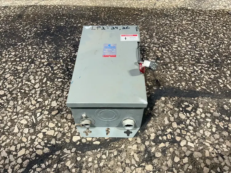 Used CHALLENGER ELECTRICAL EQUIPMENT CORP. GD322NFC Switchgears Ohio US | HGR 24 #1276911