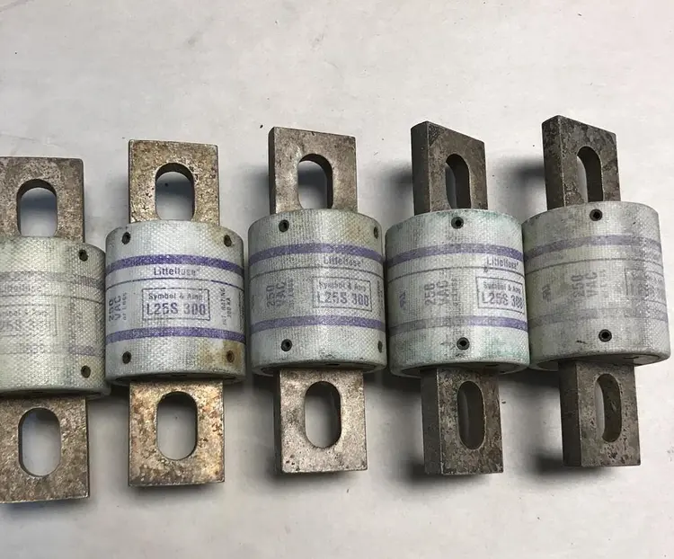 New | in-Stock LITTELFUSE L25S 300 Miscellaneous Equipment (Electrical & Power) | Surplus Asset Holdings #1188854
