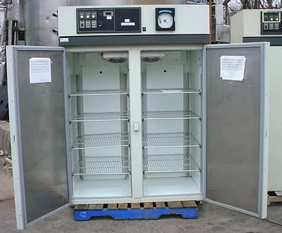 USED PUFFER HUBBARD  INCUBATOR INCUBATOR