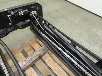 Toyota 7FBCU25 Electric Forklift Mast 3-Stage 189" Lift Sideshift Class II