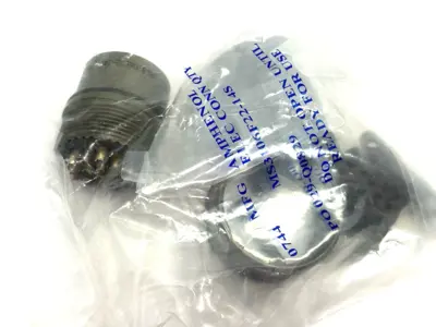 NEW AMPHENOL CIRCULAR SOLDER CUP CONNECTOR PLUG 19-POSITION FEMALE