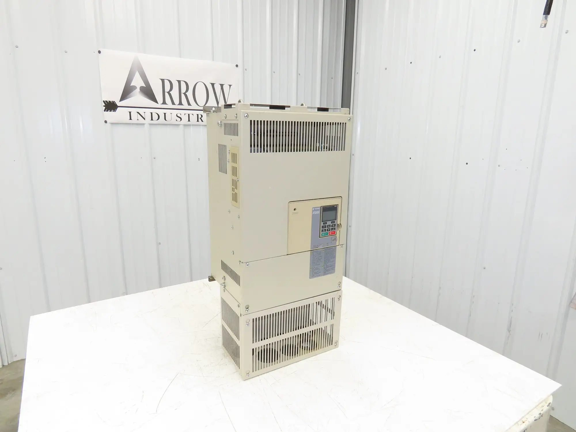 Yaskawa CIMR-AU4A0165FAA A 1000 Electric Motor Inverter Drive 125Hp 480V 3Ph