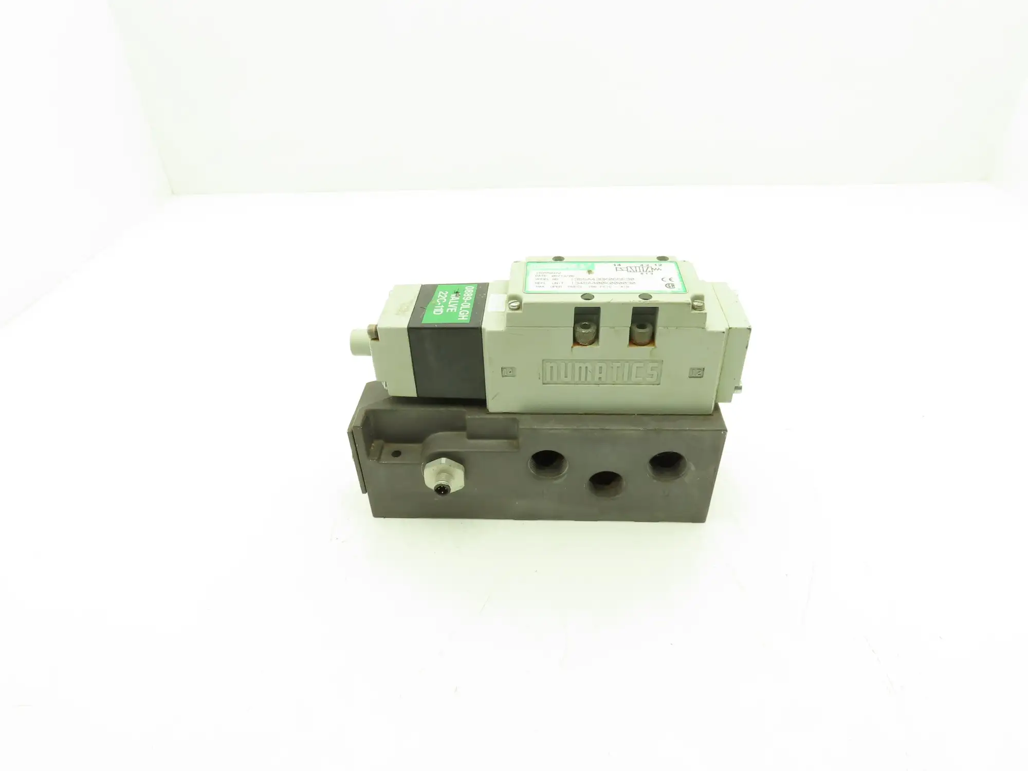 Numatics Pneumatic Air Solenoid Valve/Manifold Assembly 100-120VAC 50/60Hz