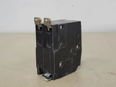USED SQUARE D QOB215