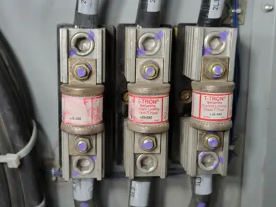 USED EATON CUTLER-HAMMER SVX175A1-5A4N1