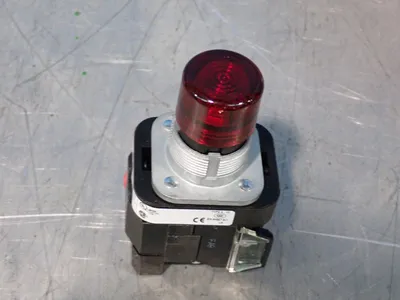 Used ALLEN BRADLEY 800TCPTH16R Light Source Equipment Ohio US | HGR 24 #1085093