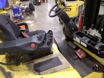 USED 2019 HYSTER E80XN