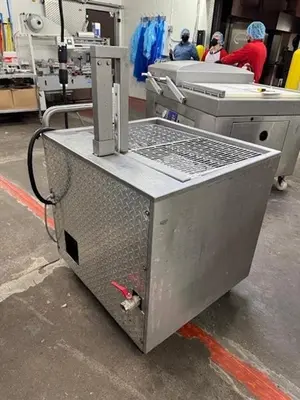 Ultra Source Ultravac 880 vacuum packager & Henkelman DT 100 diptank