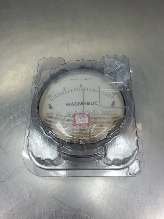 Used Dwyer W52AD CH MAGNEHELIC Gauge, 10 Inches of Water Max Lab Manometers South Carolina US | Palmetto Automation #1160173