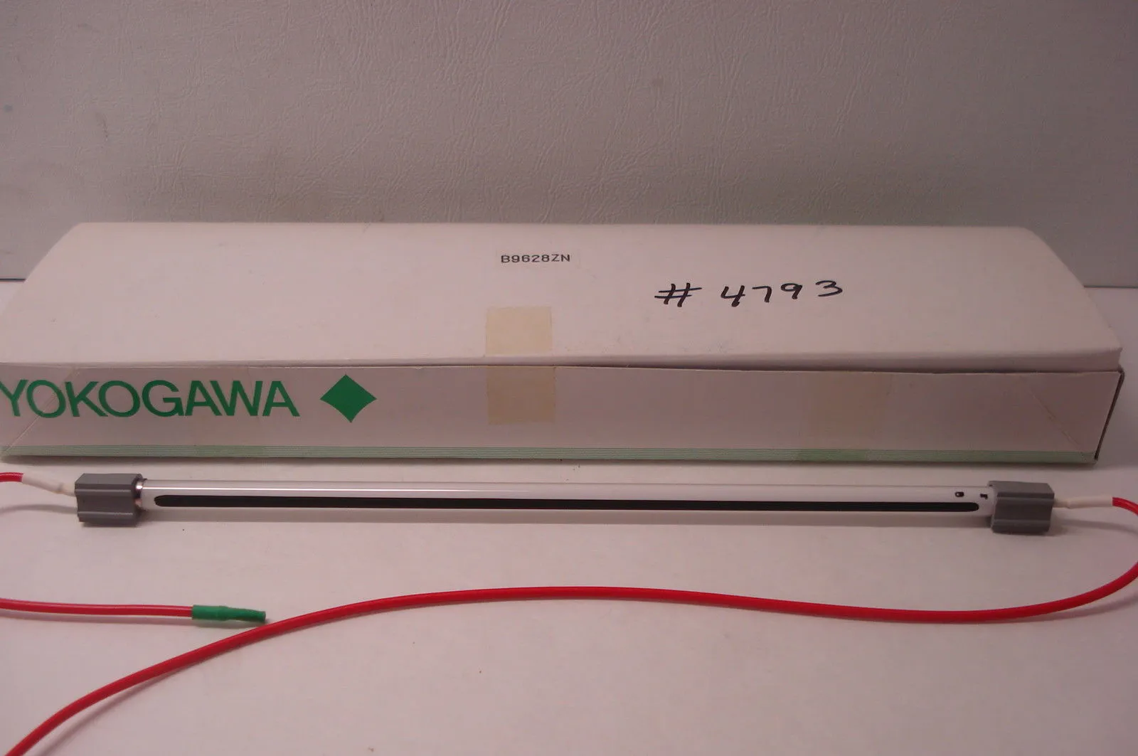 NEW YOKOGAWA FLUORESCENT LAMP B9628ZN
