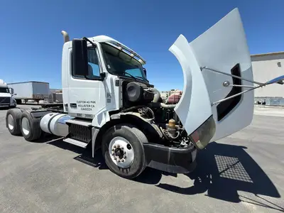 Used 2011 VOLVO VNL64T300 Conventional trucks California US | Ben Kaplan Equipment #1250886