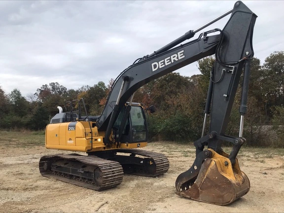 USED 2019 Deere 210G LC
