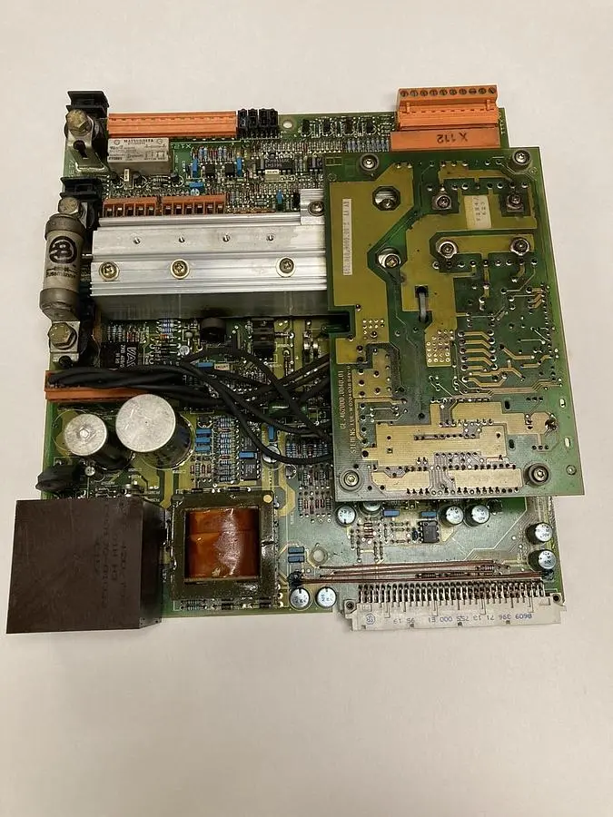 Used SIEMENS 6SC6100-OGB12 Servo Drives | Surplus Asset Holdings #1226798