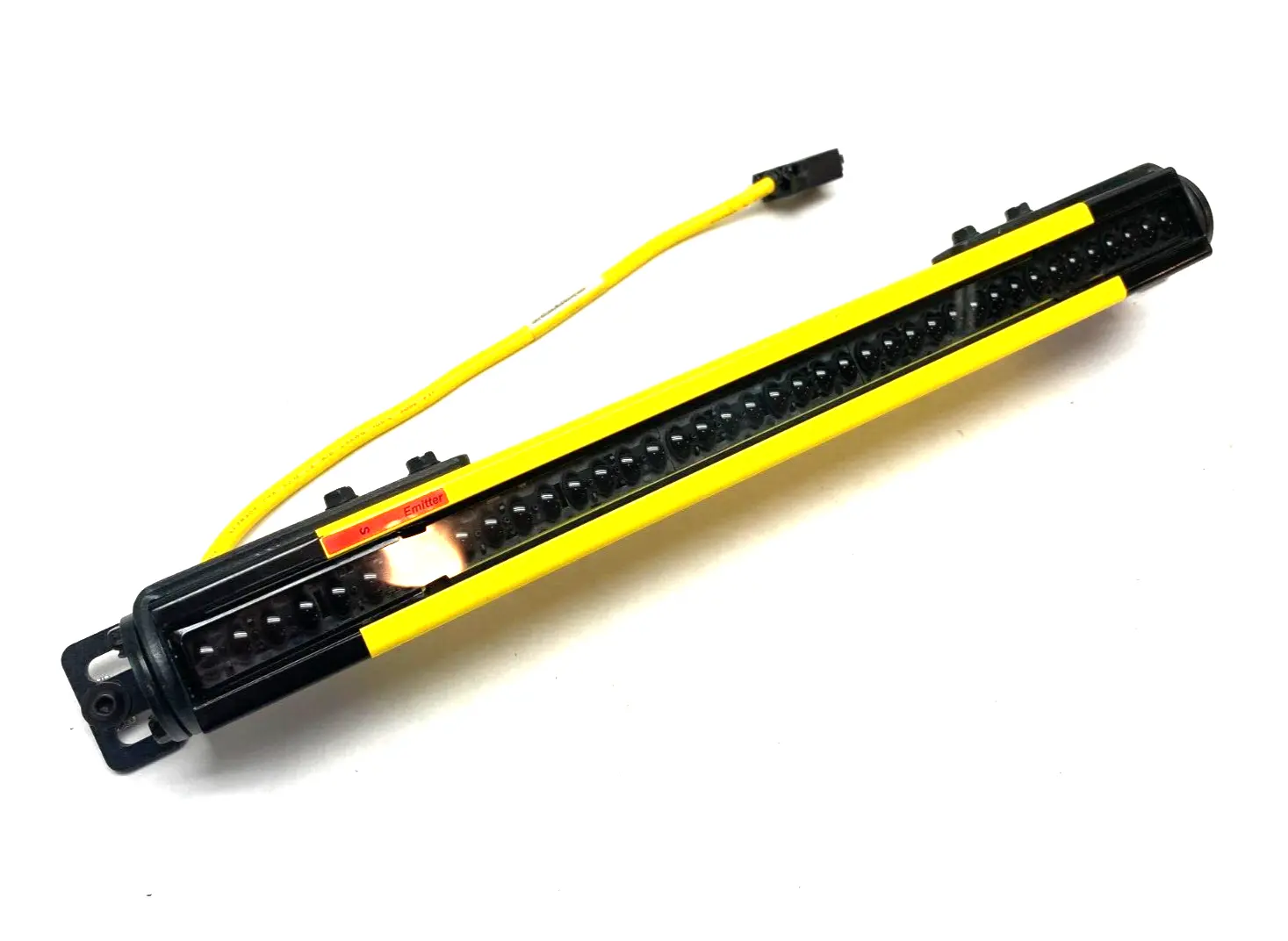 SLLE23-350-S, 808929 | Banner SLLE23-350-S EZ-SCREEN LS Light Curtain Emitter Heavy-Duty Type 4 808929 - Used