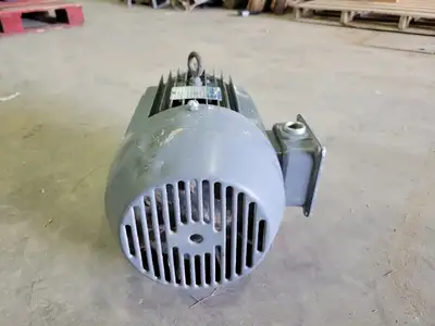 10 hp 575 volts 3420 rpm L215T Electric Motor 2425111