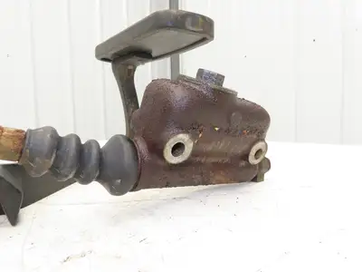 Yale Forklift Brake Pedal Master Cylinder Assembly Off ERC100HHN48TV096
