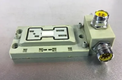 ALLEN BRADLEY 1792D-CB18P SER. B ARMOR BLOCK MAXUM REV. B01. 3D-8