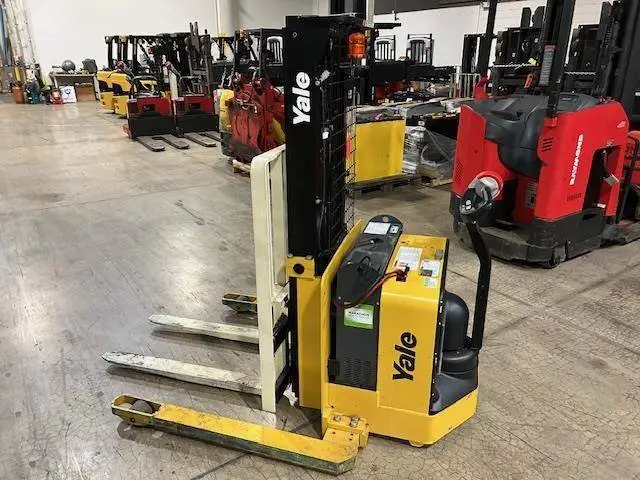 Used 2019 YALE MSW025LF Pallet Stackers Illinois US | Somerset Equipment Sales #1546272