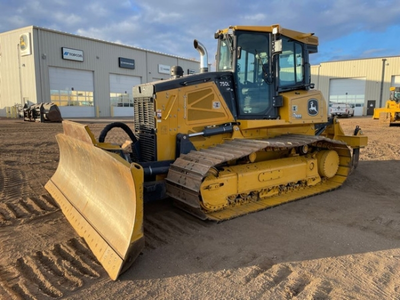 USED 2022 Deere 750L