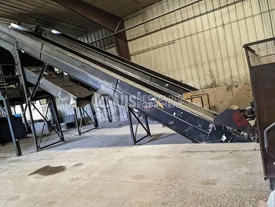 Unknown Manufacturer: Used 44' Cleated Infeed Conveyor