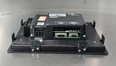 Uticor AVG Q2 100G-UQ10T2R1. Panel Operator Interface. Loc 2D