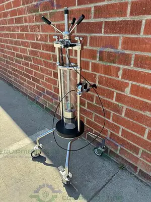 USED MILLIPORE QUIKSCALE 100 / 550 CHROMATOGRAPHY COLUMN 4L