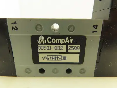 CompAir 8D531-032 Pneumatic Solenoid Valve 5-Port 2-Pos 115V