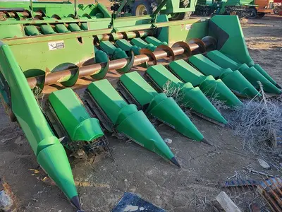 USED 1989 JOHN DEERE 444