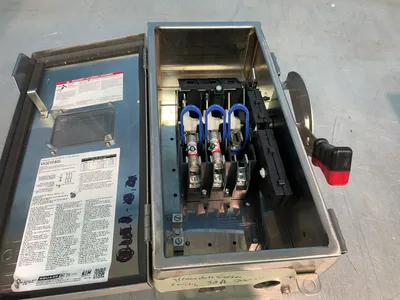 Used SCHNEIDER ELECTRIC VH321DSGL Switchgears Ohio US | HGR 24 #1272602