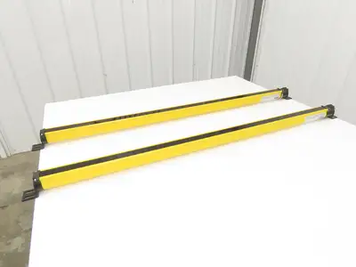 Allen Bradley GuardShield Safety Light Curtain Transmitter/Receiver Set 1120mm