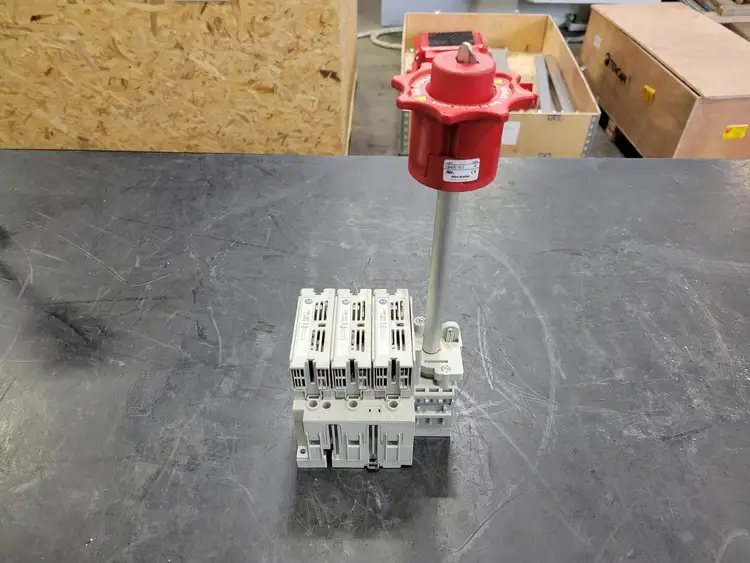 Used ALLEN-BRADLEY 194R-C30-1753 Switchgears British Columbia CA | Lenmark #242168