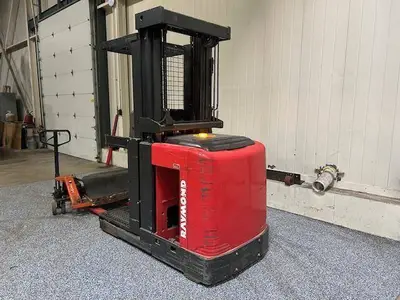 Used RAYMOND 520OPC30TT Order Pickers Illinois US | Somerset Equipment Sales #1546248