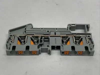 PT 4-QUATTRO,3211797 | Phoenix Contact PT 4-QUATTRO Feed-Through Terminal Block 3211797 LOT OF 5 - Used