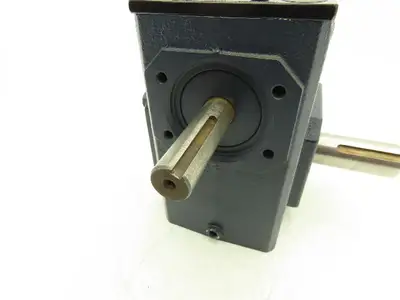 Grove Gear Ironman GR-B-824-60-R Worm Gearbox 60:1 Reducer 1Hp 29rpm RH Output