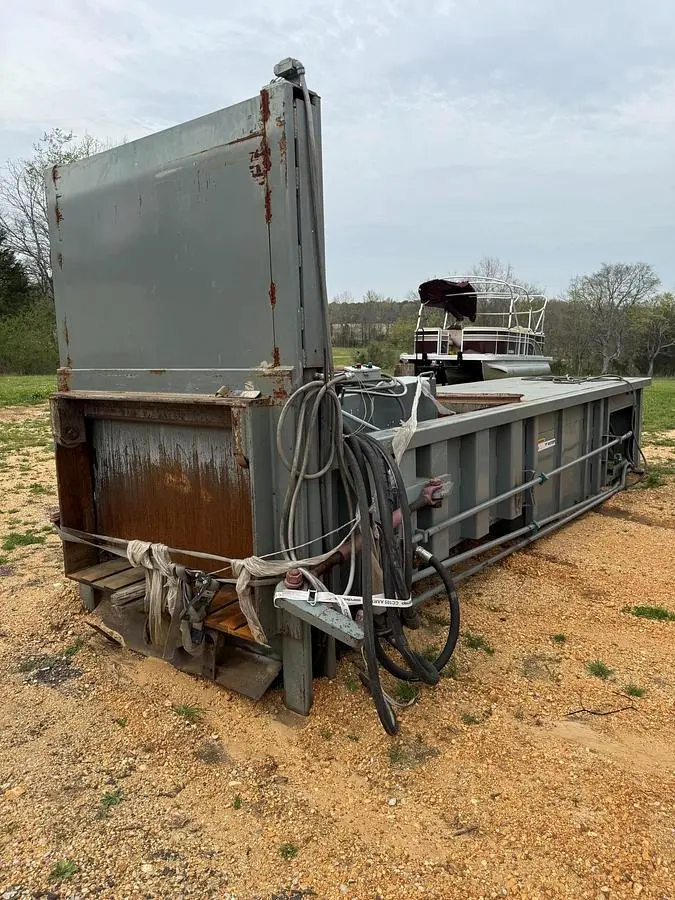 USED WASTEQUIP APC-526